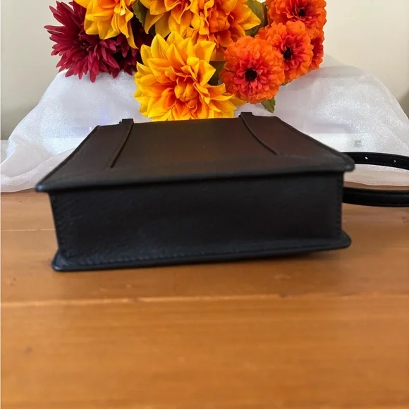 Kate Spade Black Crossbody Bag with Silver Details - Picture 7 of 13